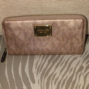 Michael Kors Metallic Pink Rose Gold Wallet With Gold Hardware